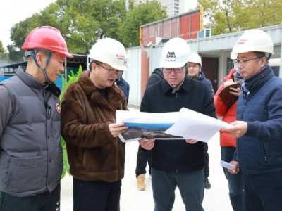 南湖區(qū)委書記邵潘鋒蒞臨嘉興富民路寶彥大廈EPC項(xiàng)目現(xiàn)場指導(dǎo)工作