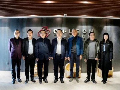 南湖區(qū)委常委、區(qū)政府黨組副書記錢霄棟一行蒞臨利恩設(shè)計(jì)調(diào)研指導(dǎo)