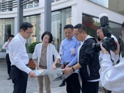 區(qū)領(lǐng)導(dǎo)走訪嘉興富民路寶彥大廈項目